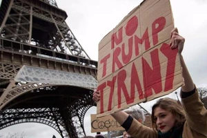 Dân Pháp chuẩn bị biểu tình đón ông Trump