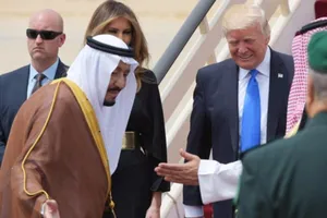 Các nước và chiến lược lấy lòng ông Trump