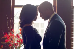 Chụp ảnh cưới y hệt vợ chồng ông Obama vì ... quá nhớ