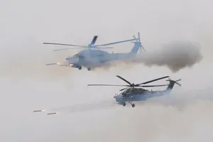 Trực thăng Nga tập trận, bắn nhầm nhà báo?