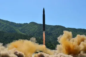 Ông Trump hứa 'xử lý' vụ Triều Tiên phóng tên lửa