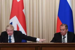 Ngoại trưởng Anh tranh cãi với người đồng cấp phía Nga