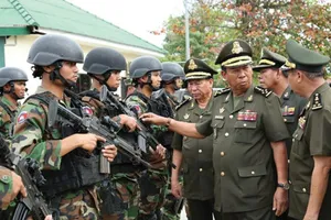 Trung Quốc tặng 100 xe tăng, xe bọc thép cho Campuchia