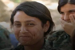 Nghi nữ tay súng người Kurd bị FSA hành hình man rợ