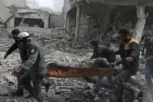Quân Syria ráo riết không kích, 2 ngày 250 người chết