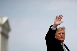 Ông Trump ký luật đi lại Đài Loan, Trung Quốc nổi giận 