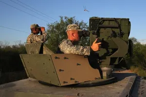 Ông Trump lệnh vệ binh quốc gia đến biên giới Mexico