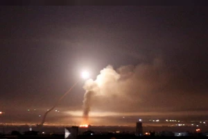 Israel phá 5 đơn vị phòng không Syria, hàng chục mục tiêu Iran