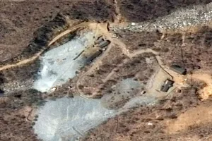 Nhóm nhà báo đến Triều Tiên dự lễ đóng cửa bãi thử hạt nhân