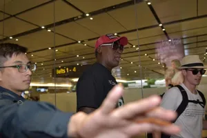 ‘Người bạn suốt đời’ của ông Kim Jong-un bật khóc