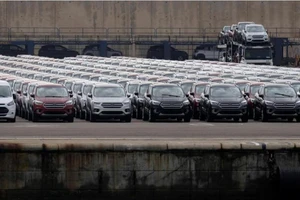 Ông Trump dọa đánh thuế 20% lên ô tô EU