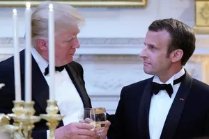 Ông Trump đề nghị ông Macron rút Pháp khỏi EU