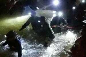 Đội bóng nhí Thái Lan sẽ được dạy cách lặn ra ngoài