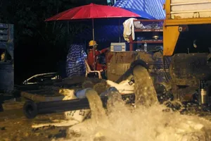 Vụ đội bóng nhí: Không thể trông mong vào bơm nước ra ngoài