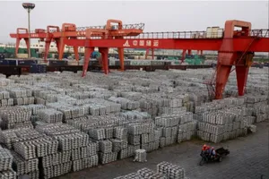 Mỹ dọa đánh thuế lên 200 tỉ đô và phản ứng của Trung Quốc