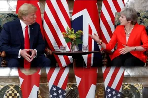 Ông Trump: The Sun đưa tin giả, tôi không chỉ trích bà May!