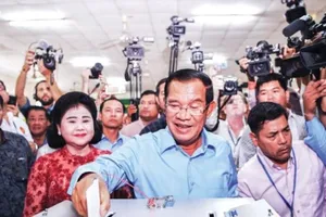 Bầu cử QH Campuchia: Đảng ông Hun Sen nói thắng 70%-80% phiếu 