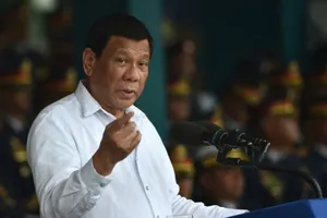 Ông Duterte: Quý vị là ai mà cảnh cáo chúng tôi?