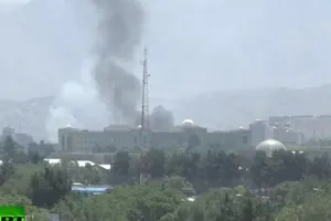 Dinh tổng thống, khu ngoại giao Afghanistan hứng 12 tên lửa
