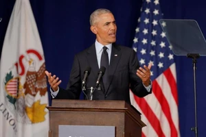 Vừa tái xuất, ông Obama 'tấn công dữ dội' ông Trump