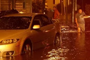 Bờ Đông Mỹ ngập lụt vì bão Florence