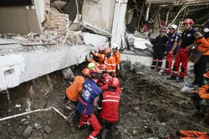 Indonesia: 1.558 người chết, cứu hộ giờ chủ yếu gom thi thể