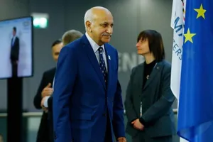 Bị 21 phụ nữ tố quấy rối tình dục, quan chức Ấn Độ từ chức 