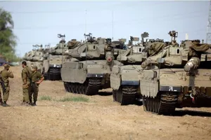 Israel triển khai 60 xe tăng, xe bọc thép đến biên giới Gaza