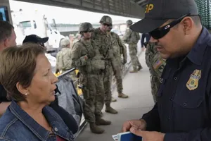 Ông Trump ra sắc lệnh chặn đoàn người di cư Trung Mỹ