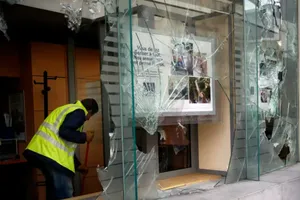 Pháp đề nghị ông Trump thôi can thiệp nội bộ