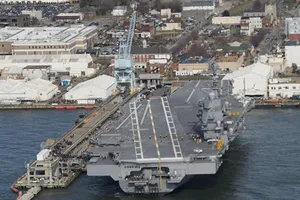 Mỹ ký gần 15 tỉ USD mua cùng lúc 2 tàu sân bay lớp Ford