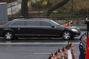 Hãng Daimler nói về mấy chiếc limousine của ông Kim Jong-un