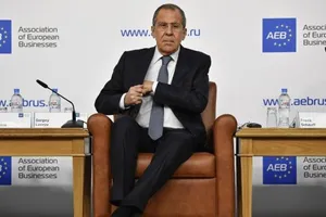 Ông Lavrov: Mỹ nên bỏ kế hoạch hạ bệ ông Maduro