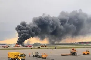 Sukhoi bốc cháy, bị thiêu rụi sau hạ cánh, 41 người chết