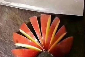 Logo Huawei là những mảnh 'Quả táo' bị cắt rời?