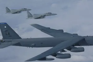 Không quân, Quốc hội Mỹ đấu nhau vụ ngân sách nâng cấp B-52