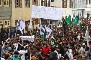 Được Trung Quốc ủng hộ, Pakistan nói sẽ đưa vụ Kashmir lên LHQ