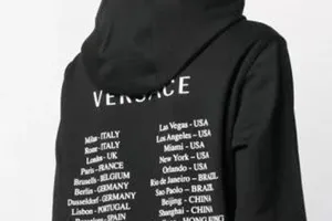 Versace xin lỗi vì cho Hong Kong, Macau là quốc gia độc lập