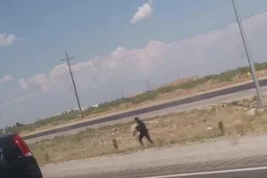 Mỹ: Lái ô tô quanh thành phố xả súng hàng chục người