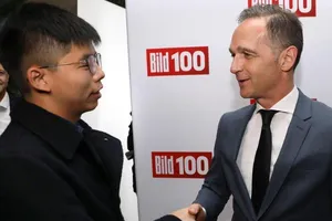 Hoàng Chi Phong gặp ngoại trưởng Đức