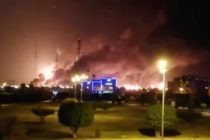 Saudi Arabia hứng họa, giá dầu có thể vọt lên 100 USD/thùng