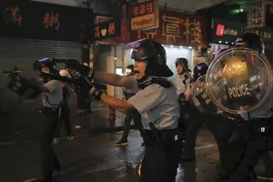 Hong Kong: Cảnh sát có thể nổ súng nếu người biểu tình cố cướp