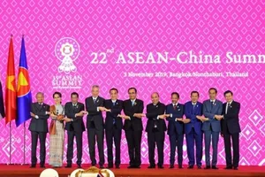 Ông Lý Khắc Cường hòa hoãn với các lãnh đạo ASEAN về biển Đông
