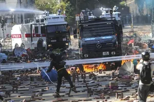 Hong Kong: Cảnh sát lần đầu dùng thiết bị âm thanh tranh cãi