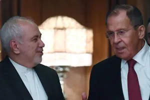 Ngoại trưởng Nga Sergei Lavrov (trái) gặp Ngoại trưởng Iran Mohammad Javad Zarif (phải) tại Moscow ngày 30-12. Ảnh: SPUTNIK