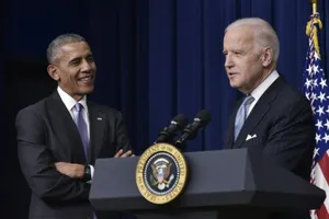 Ông Obama (trái) xác nhận ủng hộ ông Biden (phải) đại diện đảng Dân chủ ra tranh cử tổng thống Mỹ cuối năm nay.