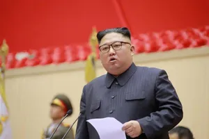 Lãnh đạo Triều Tiên Kim Jong-un chủ trì một cuộc họp quân đội ở Bình Nhưỡng. Ảnh do KCNA công bố ngày 27-3
