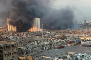 Các vụ nổ kinh hoàng ở Beirut (Lebanon) làm ít nhất 78 người chết, hơn 4.000 người bị thương. Ảnh: REUTERS