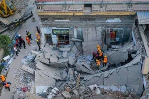 Sập nhà hàng, 29 người chết, 28 người bị thương