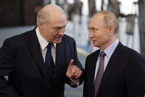 Ông Lukashenko (trái) và ông Putin.